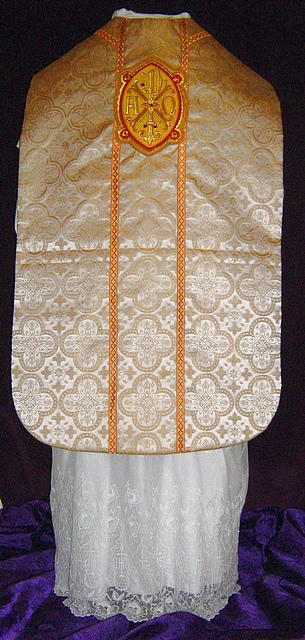 Roman Vestment in Italian style, Gold Church Fabric